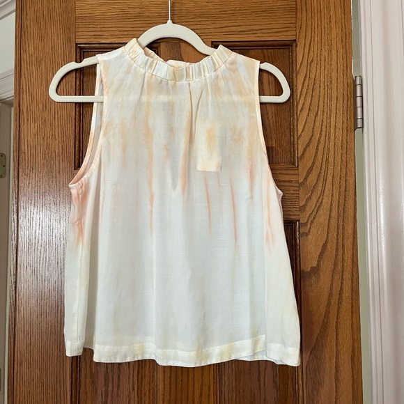 NWT cloth & stone top. White with peach dying detail. Size S - Picture 1 of 4